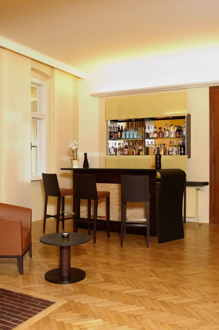 Wohnzimmer Baden Sanierung Karasek