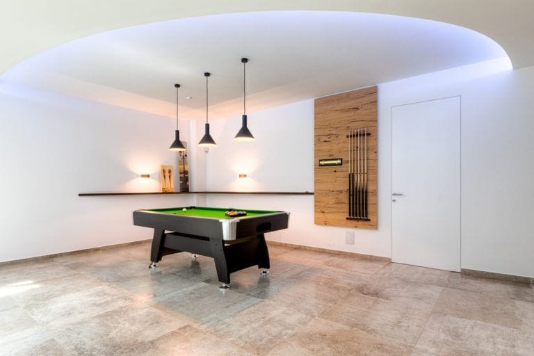 Kellerbar Innenarchitektur Tulbing Schmiedbauer