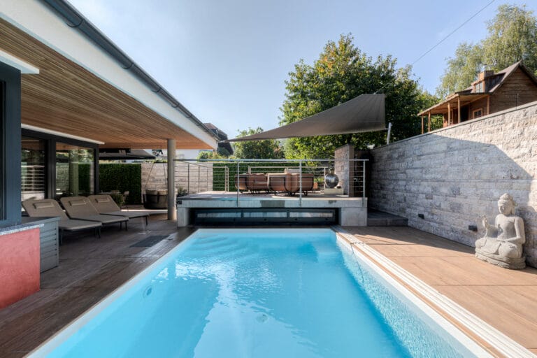 Pool-Ansicht von vorne