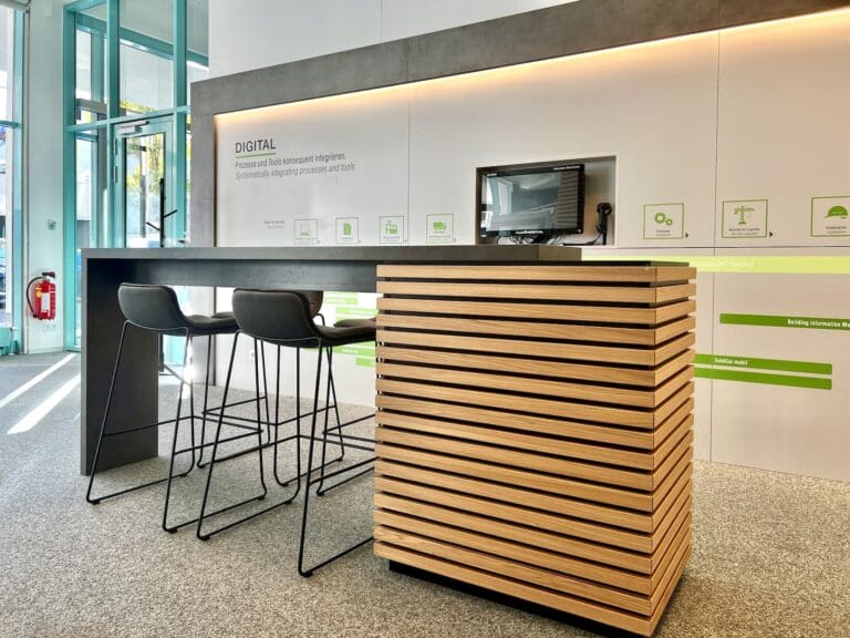 Firmengebäude AluKönigStahl mit neuem Digitalraum