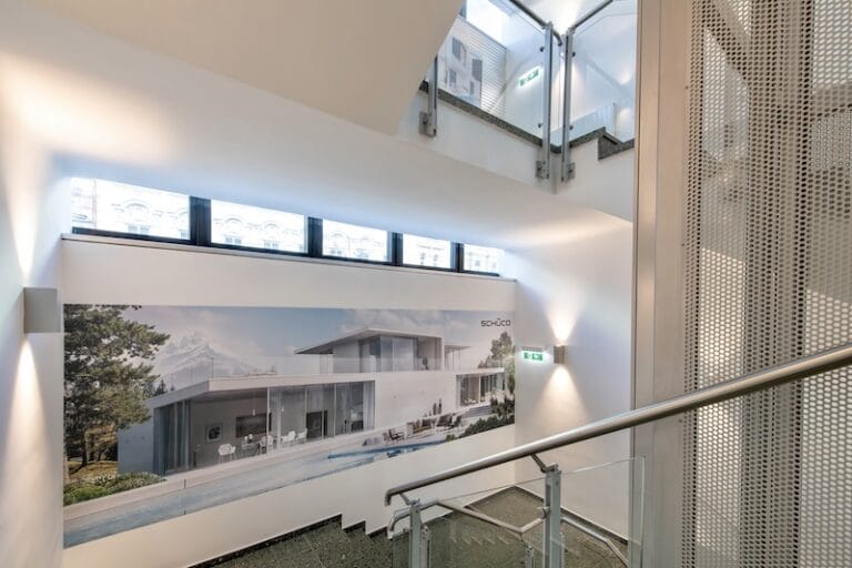 Modernisierter Treppenaufgang der Fa. AluKönigStahl, Wien